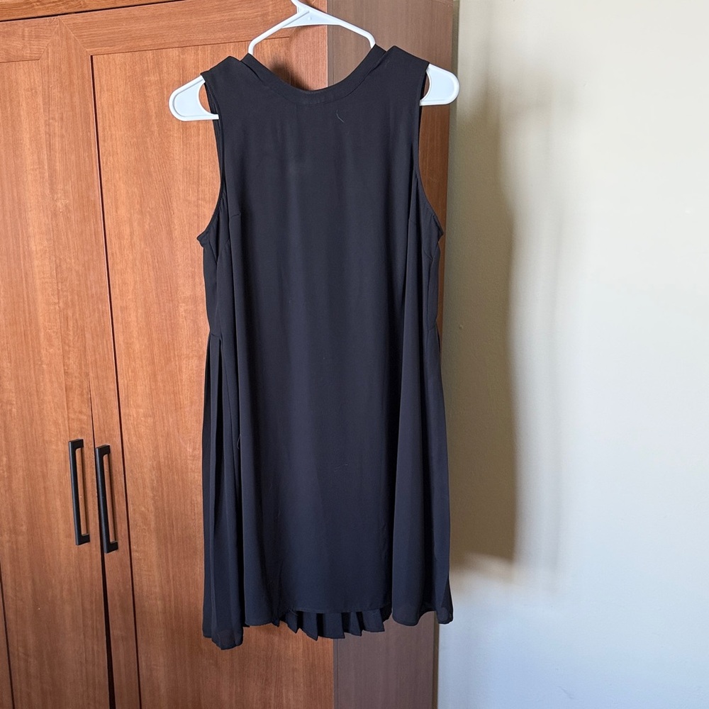 DR2 Black Sleeveless Mini Dress